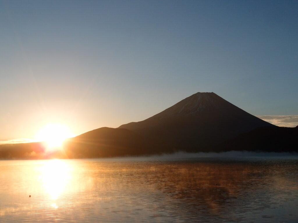 朝日と富士山