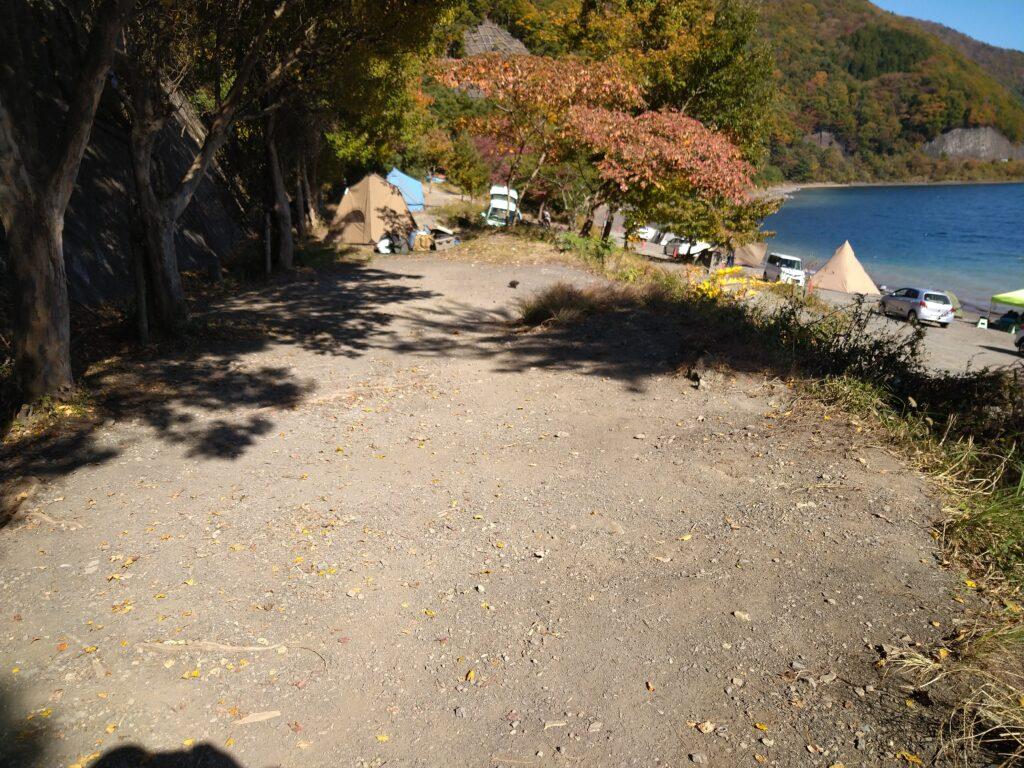 湖畔サイト上段