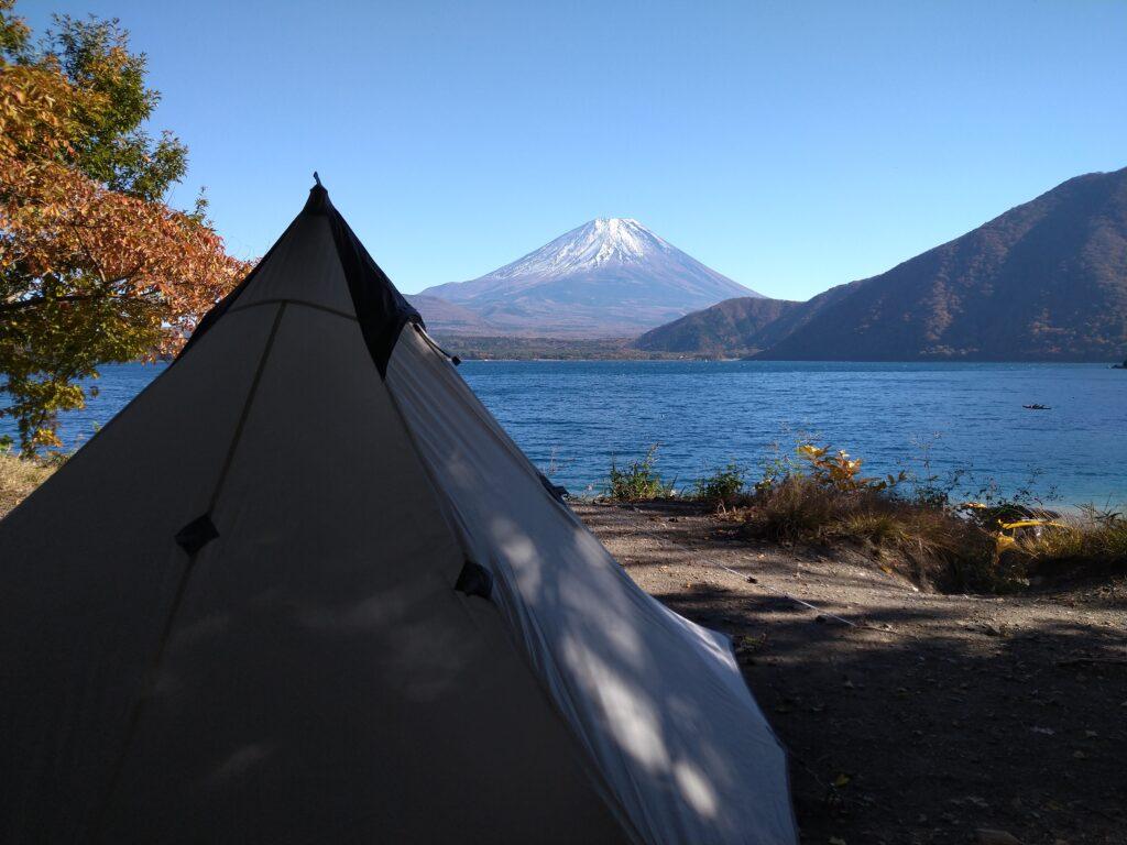 テントと富士山