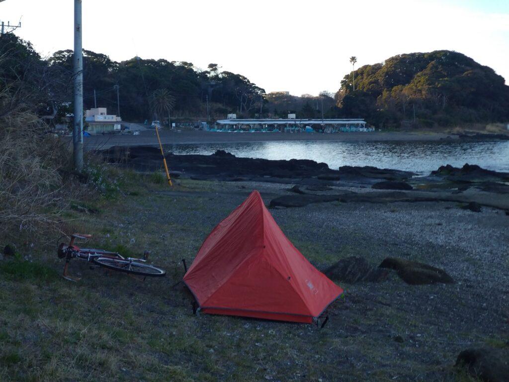 朝のテント