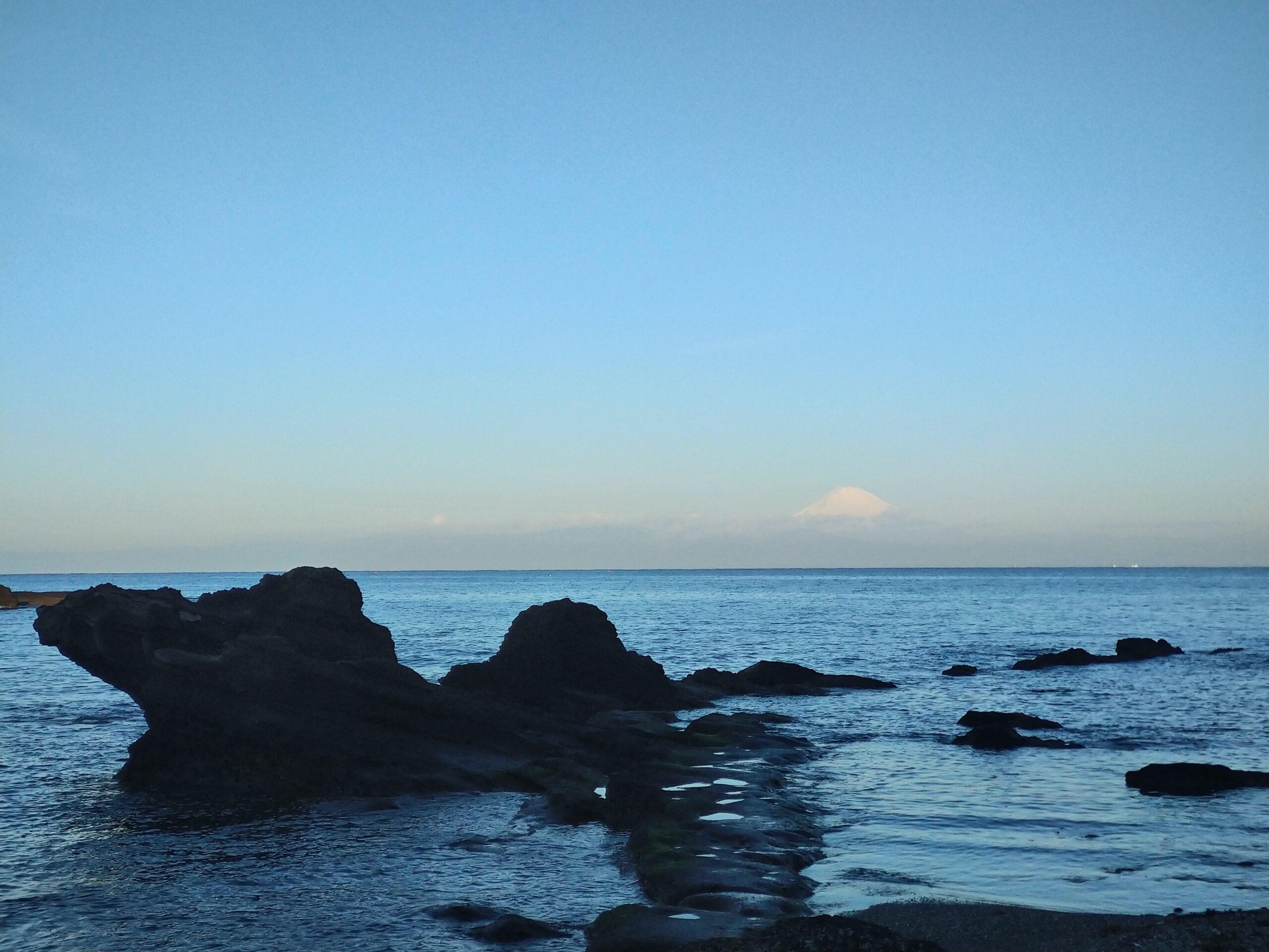 荒井浜海岸 －富士山の見える野営地へ－