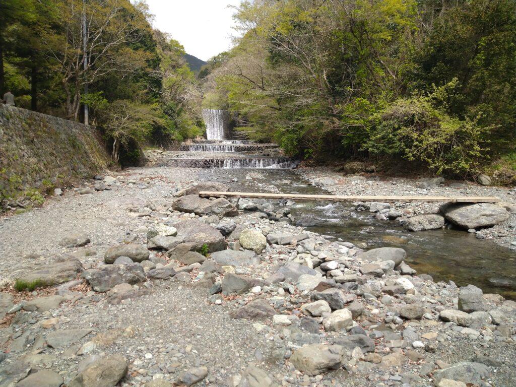 受付に行く橋