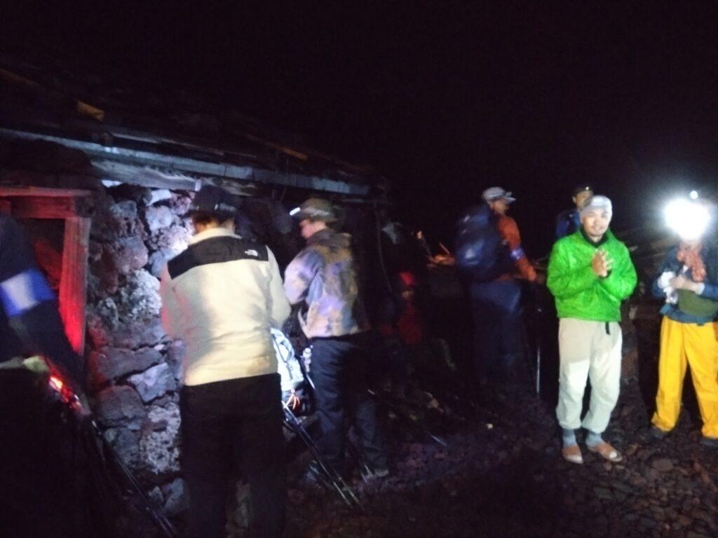 胸突山荘