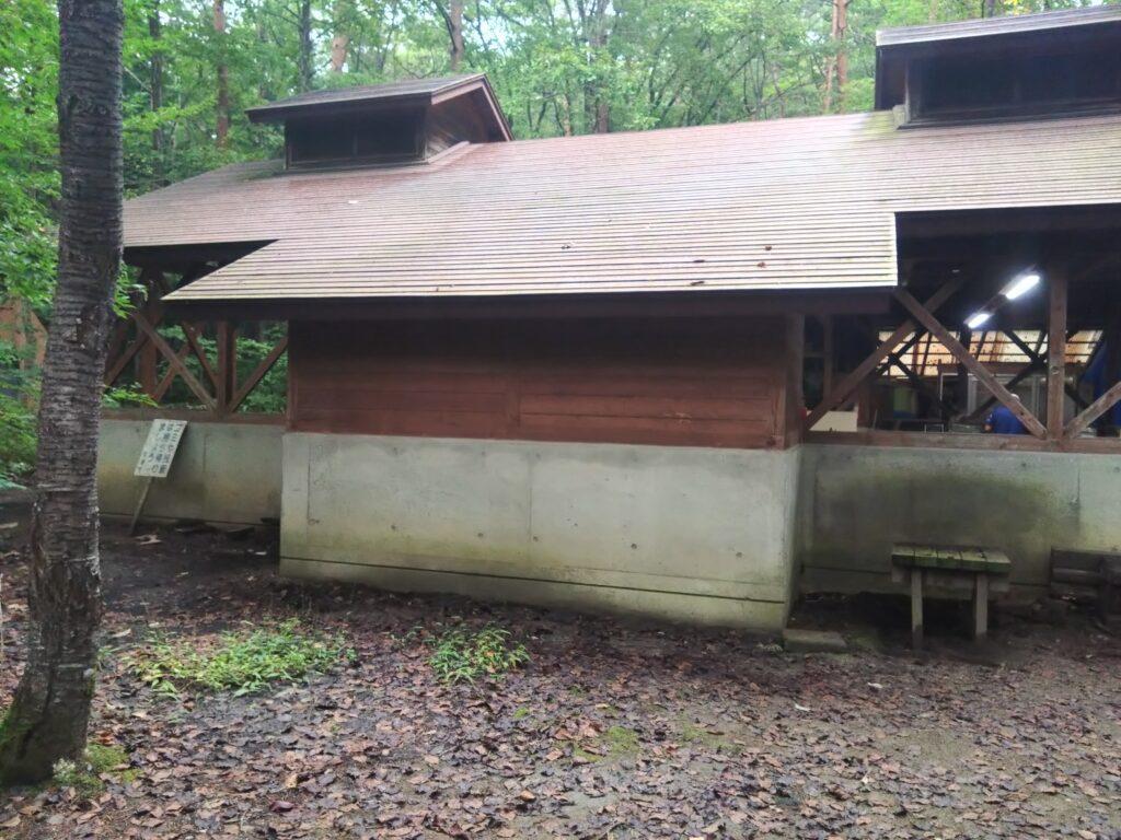 炊事場兼釜場