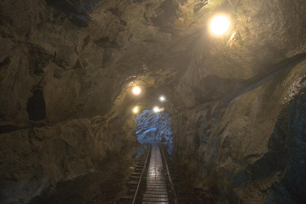 トンネル