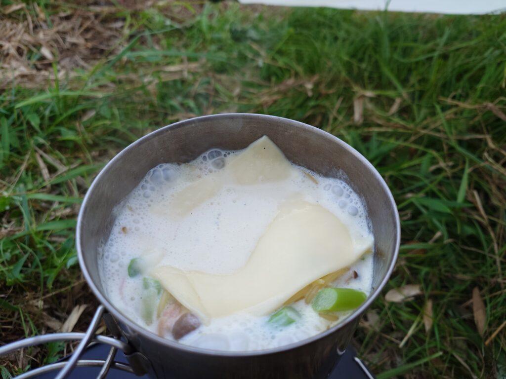 チーズ投入