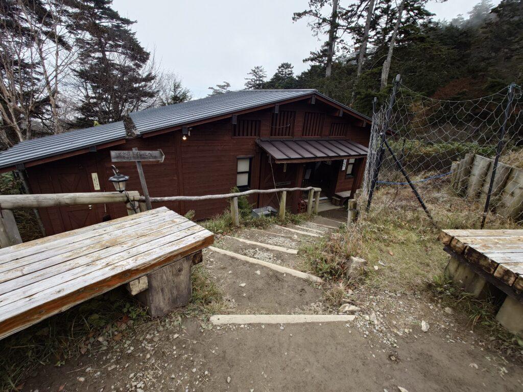 雲取山荘のトイレ
