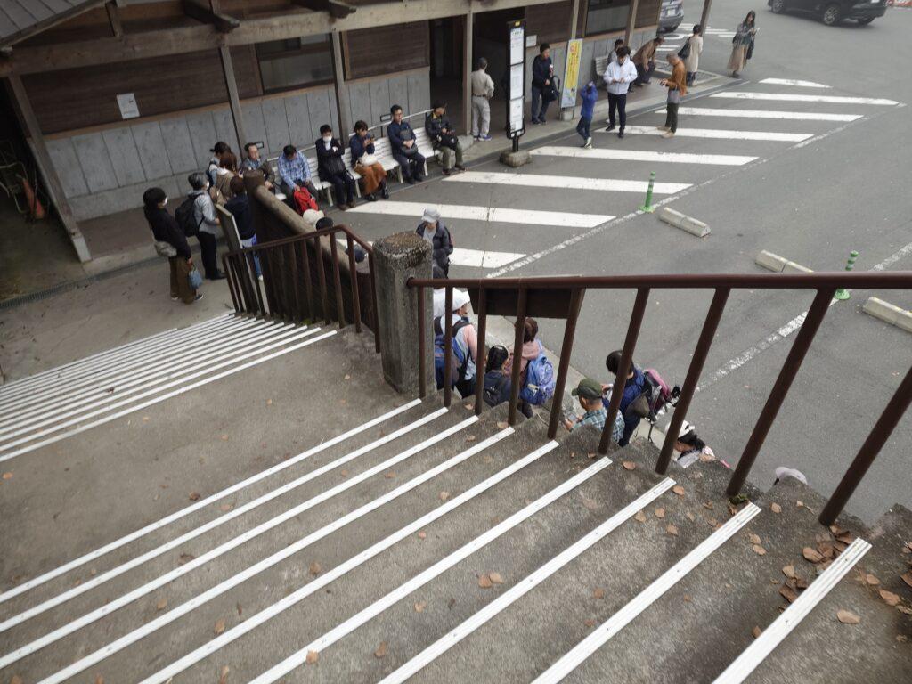 バス乗り場