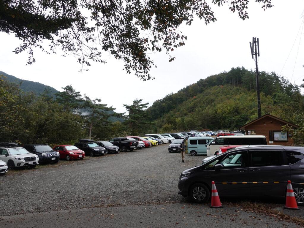 丹波山村 村営駐車場 (雲取山登山口)