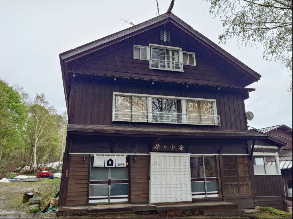 原の小屋