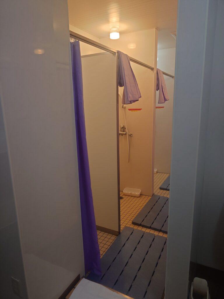 シャワー室