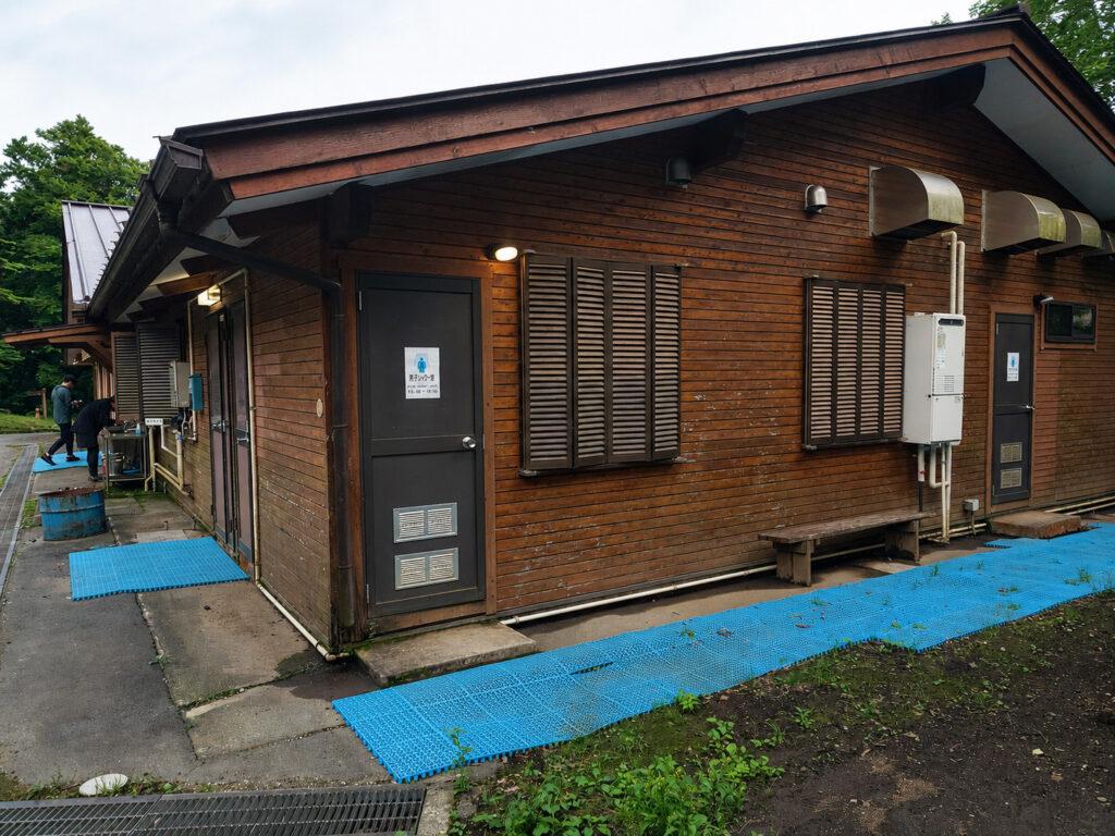 シャワー棟